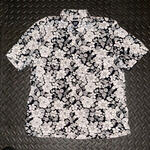 GAP Black and White Casual Button Down Shirt
